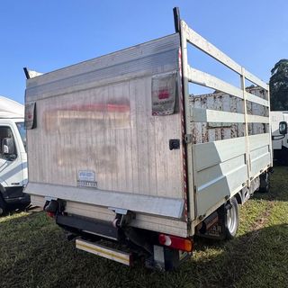 Nissan NT400 Cabstar 2018 Plataforma Elevadora + Caja Abierta