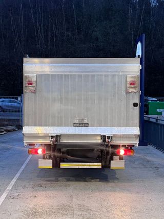 Nissan NT400 Cabstar 2018 Plataforma Elevadora + Caja Abierta