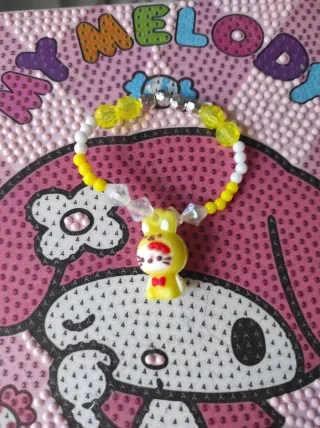 Pulsera Hello Kitty con colgante.