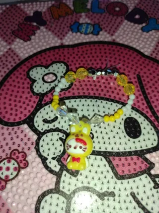 Pulsera Hello Kitty con colgante.