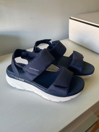Sandalias NUEVAS Skechers D'Lux Walker Azul