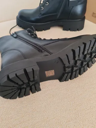 Botas negras talla 40 nuevas