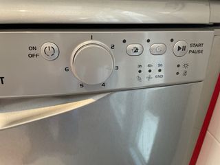 Lavavajillas Indesit plateado