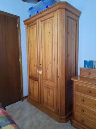 Armario madera maciza estilo colonial