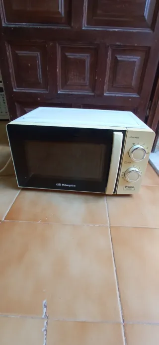 Microondas Orbegozo Blanco