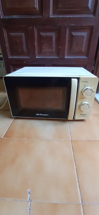 Microondas Orbegozo Blanco