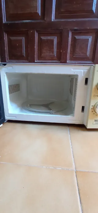 Microondas Orbegozo Blanco