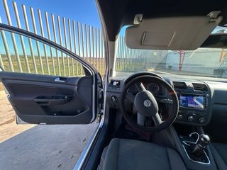 Volkswagen Golf 2004