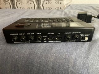 Caja de ritmos Alesis SR-16