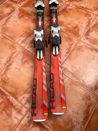 Esquís Head con bastones y funda