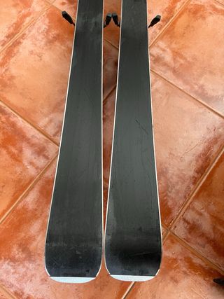 Esquís Head con bastones y funda