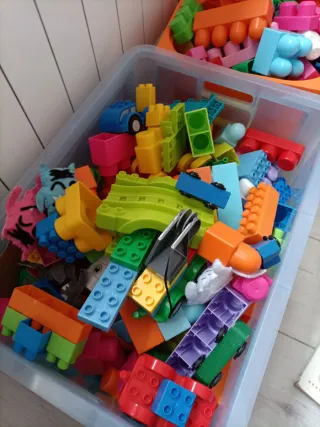 Lote construcción infantil +250 piezas