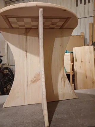 Mesa de ajedrez artesanal hecha a mano