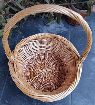Cesto redondo de mimbre