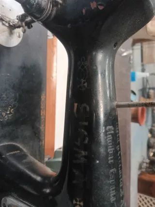 Máquina de coser Sigma antigua