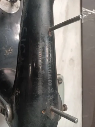 Máquina de coser Sigma antigua