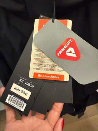 Chaqueta impermeable nieve Oysho negra/gris