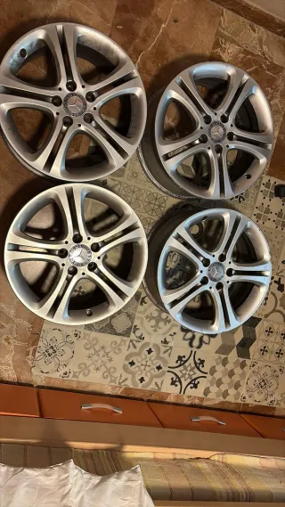 Llantas Mercedes Benz.