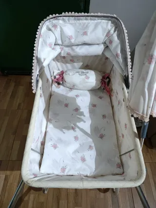 Carro de muñecas con capota y bolso