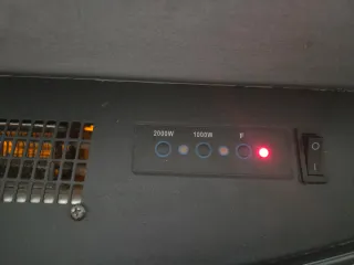 Chimenea Eléctrica Negra con Piedras