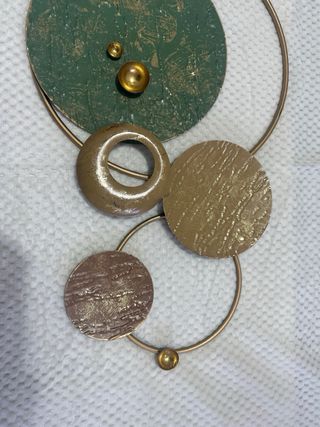 Adorno pared abstracto metal dorado y verde