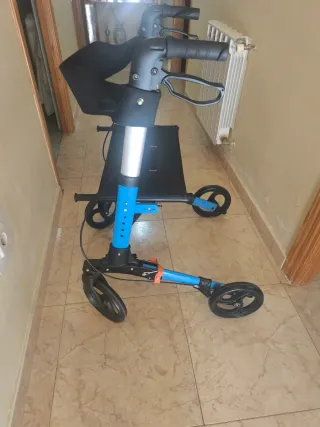 Andador para mayores casi nuevo