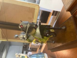 figuras caballeros a caballo