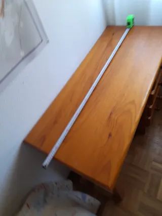 Escritorio de pino macizo con cajones