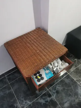 Tavolini in vimini e legno