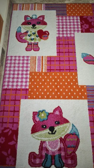 Alfombra infantil de tela con zorros