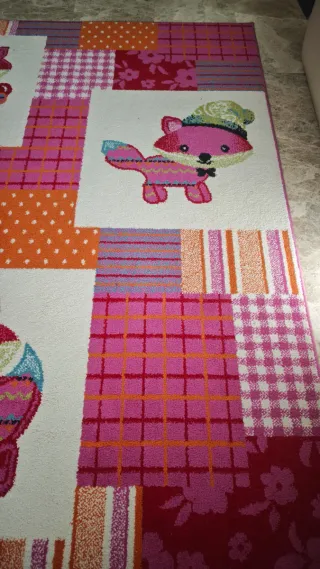 Alfombra infantil de tela con zorros