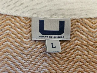 Rebeca Adolfo Domínguez Beige y Morado