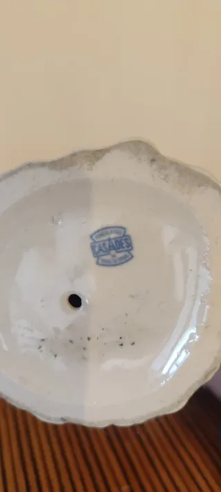 Figura Casades Mujer con Sombrilla Porcelana