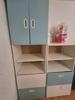 Armario infantil IKEA azul y blanco