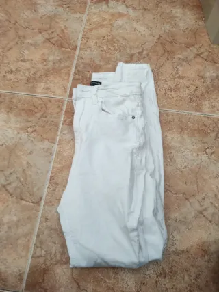 Pantalones blancos