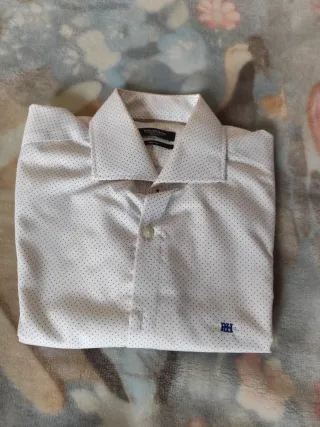 Camisa Pedro del Hierro blanca con lunares azules