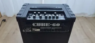 Amplificador Roland Cube 60 Guitarra