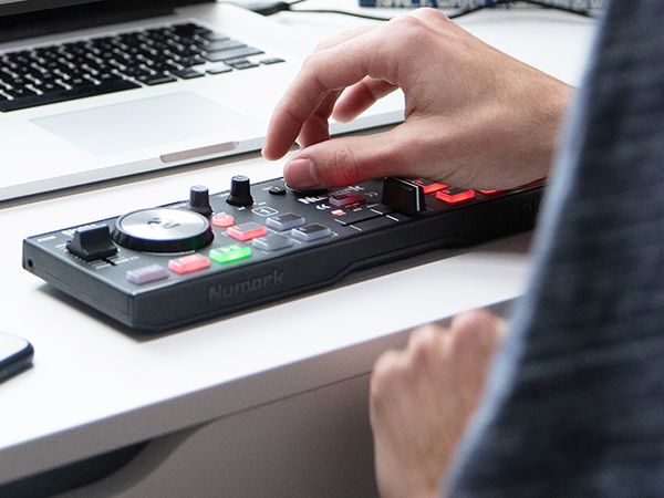 Controlador DJ Numark DJGO2 TOUCH Negro