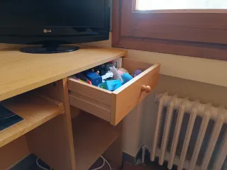 Escritorio juvenil y silla madera