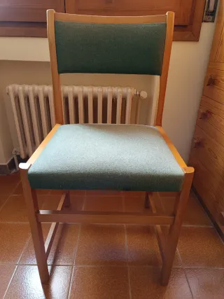 Escritorio juvenil y silla madera