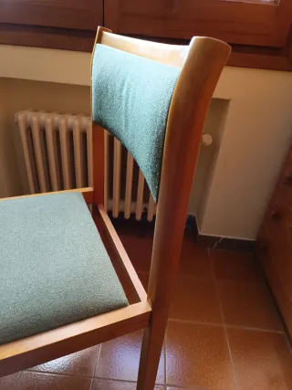 Escritorio juvenil y silla madera