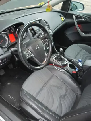 Opel Astra 2012
