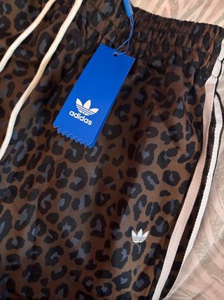Pantalón Adidas Estampado Leopardo Talla XS