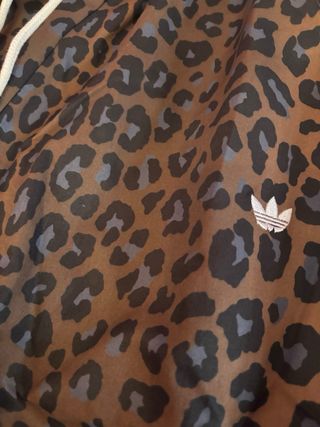 Pantalón Adidas Estampado Leopardo Talla XS
