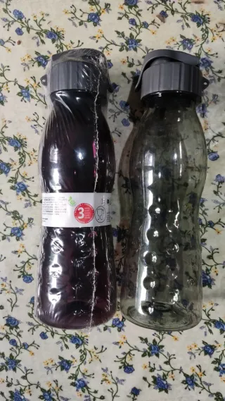 Borraccia in plastica trasparente colorata