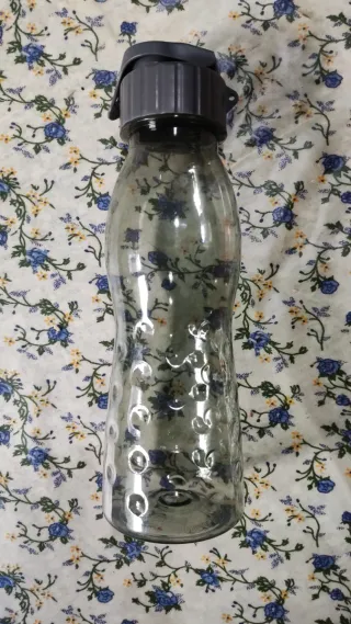 Borraccia in plastica trasparente colorata