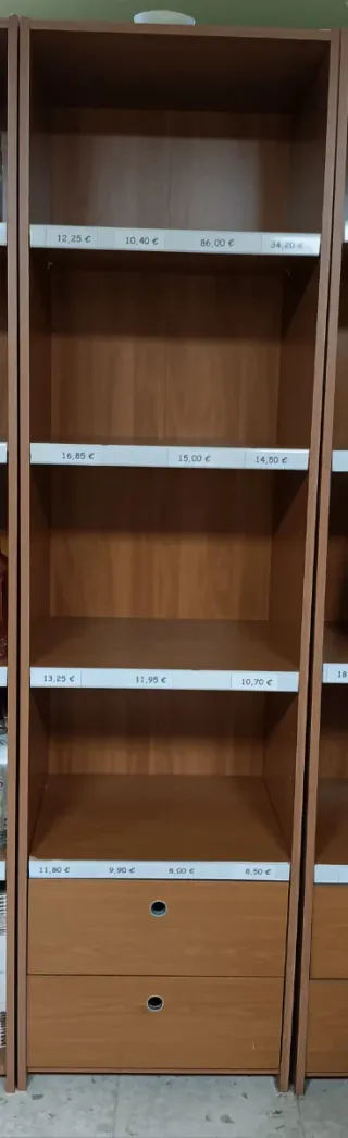 Módulo de cocina de madera marrón