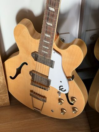 Guitarra Epiphone Casino Natural