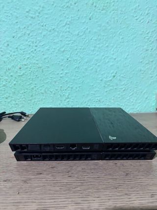 Ps4 Sony Negra + Juegos