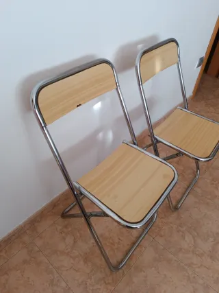Sillas plegables de madera y metal